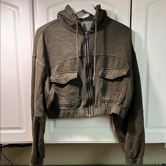 Urban Outfitters Jackets & Blazers - Urban Outfitters Women's Cropped Hoodie Jacket